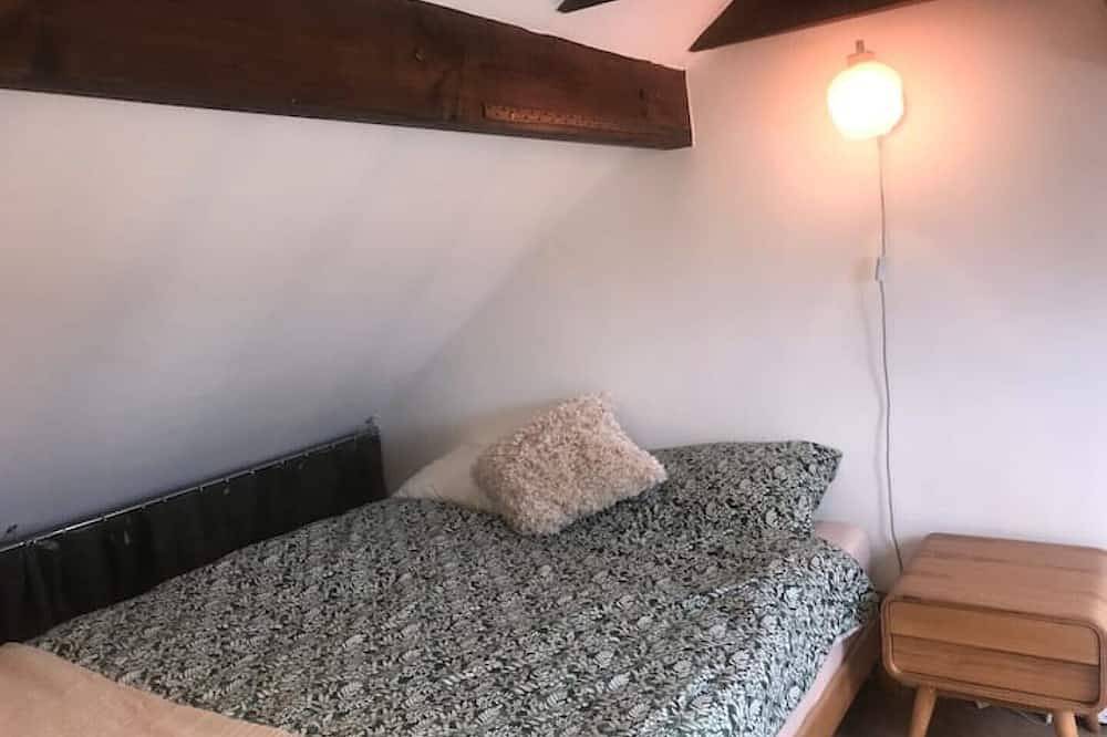 Ganze Wohnung, Spacious en-suite room with mezzanine in Hertford, Hertfordshire