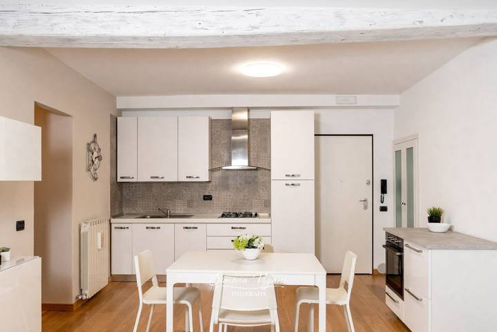 Appartamento intero, Fascino in riva al lago: Appartamento elegante vicino al Lago d'Iseo in Lovere, Lago d'Iseo