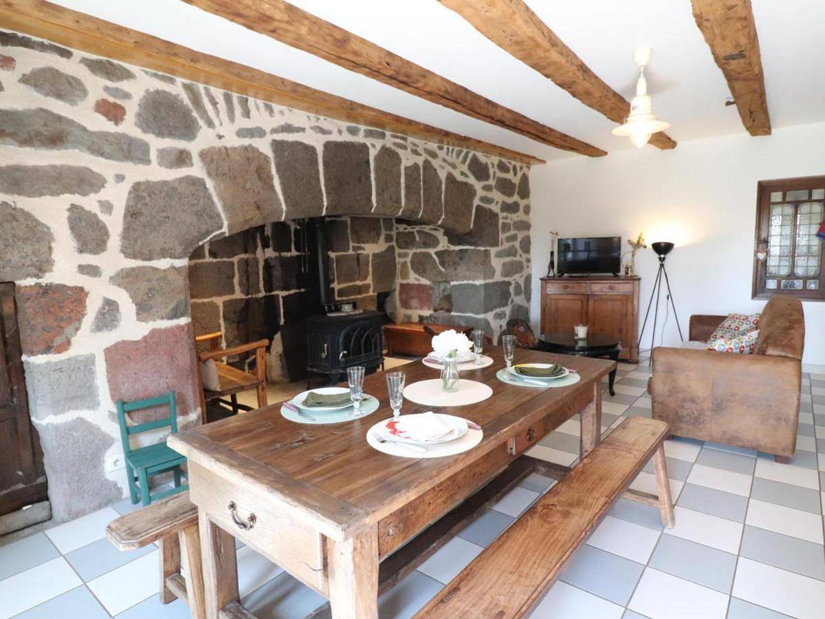 Maison de caractère au calme, 2 chambres, terrasse et jardin, proche rando et ski - Moussages - Fr-1-742-240 in Moussages, Parc naturel régional des Volcans d'Auvergne