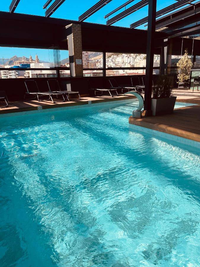 Apartamento para 2 personas, con piscina y terraza, Se admiten mascotas en Jaén