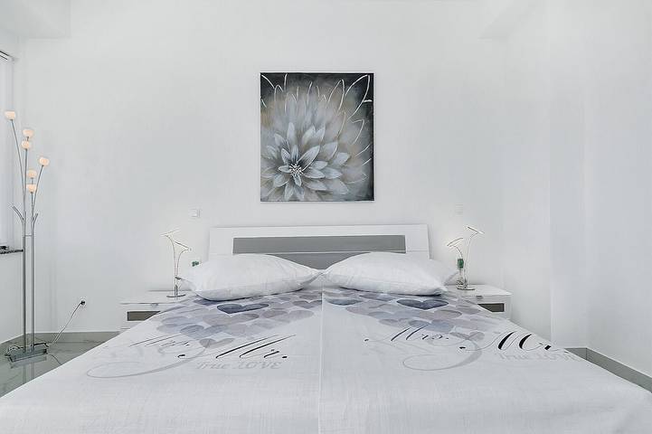 Ganze Wohnung, Penthouse mit schönerTerrasse,und Meerblick, WiFi,Grill, Hund willkommen in Makarska, Makarska Riviera