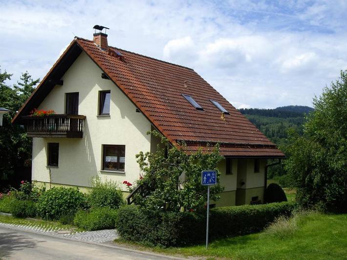 Ferienwohnung für 2 Personen, mit Terrasse und Garten sowie Ausblick in Zella-Mehlis - 3