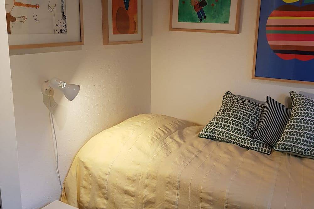 Villa Askvägen, quiet location by Lake Vänern in a nature reserve in Götene, Vänern