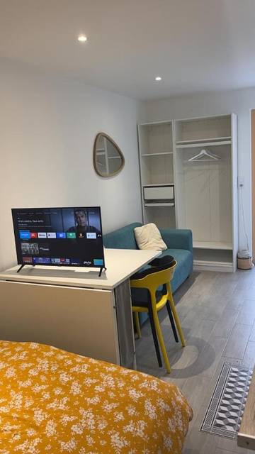 Gîte pour 2 personnes, avec terrasse à Élancourt