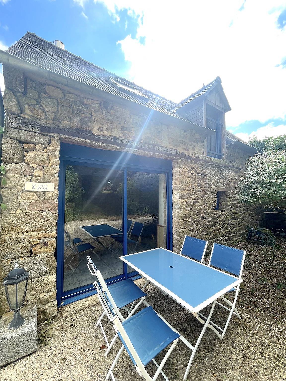 Holiday Home “La Maison du Pêcheur” with Shared Garden and Wi-Fi in Saint-Donan, Côtes-d'Armor