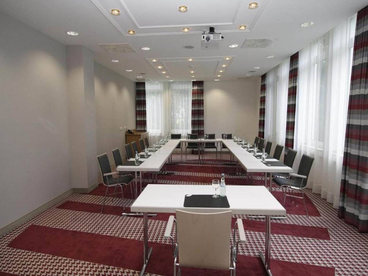 Ganze Wohnung, Sunday Hotel Frankfurt Standard Double Room in Neu-Isenburg, Landkreis Offenbach
