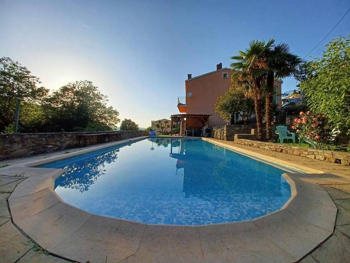 Location de vacances pour 8 personnes, avec jardin ainsi que piscine et vue, animaux acceptés à Oletta - 2