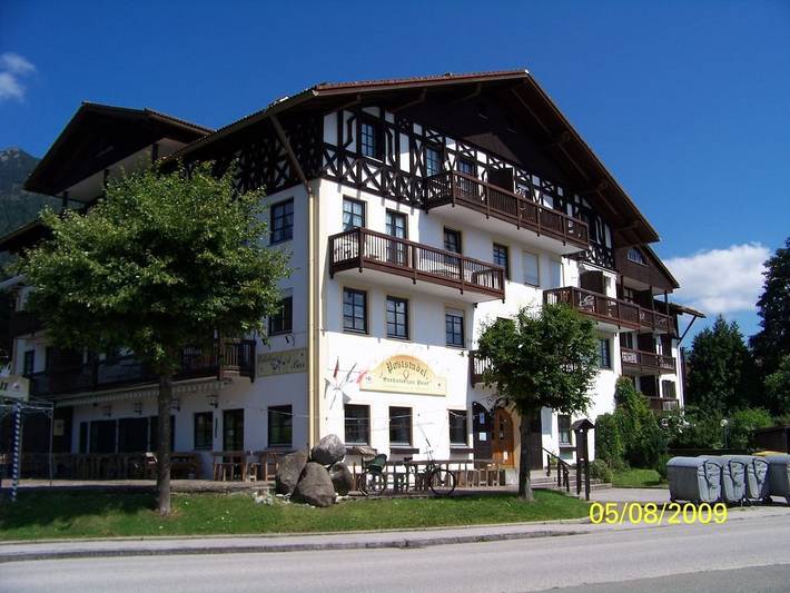 Ferienhaus für 4 Personen, mit Balkon und Pool sowie Sauna und Seeblick im Tölzer Land