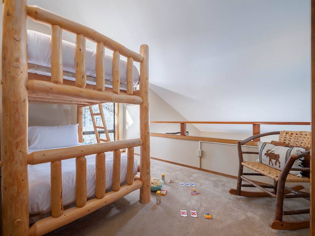 Rmr: Western Ambiente und tolle Aussicht vom 2 Schlafzimmer + Loft + Free Fun! in Moose Wilson Road, Grand Teton Nationalpark