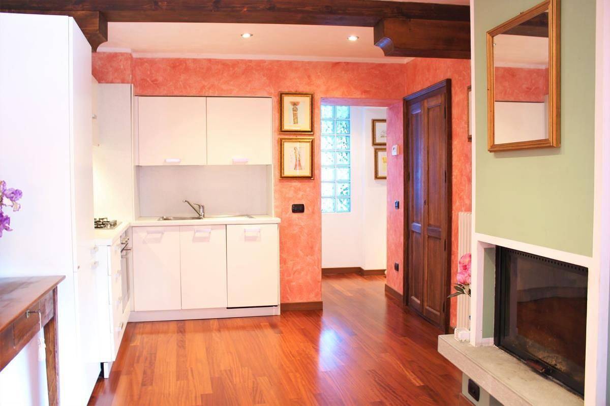 Entire apartment, Luci Holiday Apartment with Lake View in Gravedona, Gravedona ed Uniti