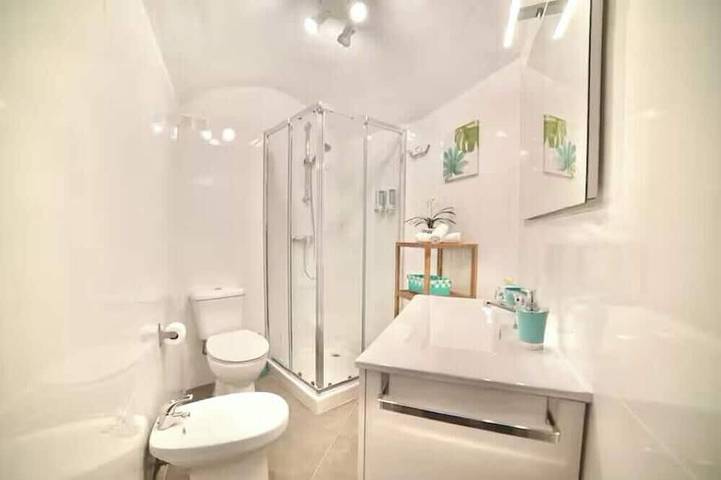 Los Mosaicos Cave. Sleep in a Luxury Cave House with a Sunny Terrace—Guadix in Guadix, Géoparc de Grenade