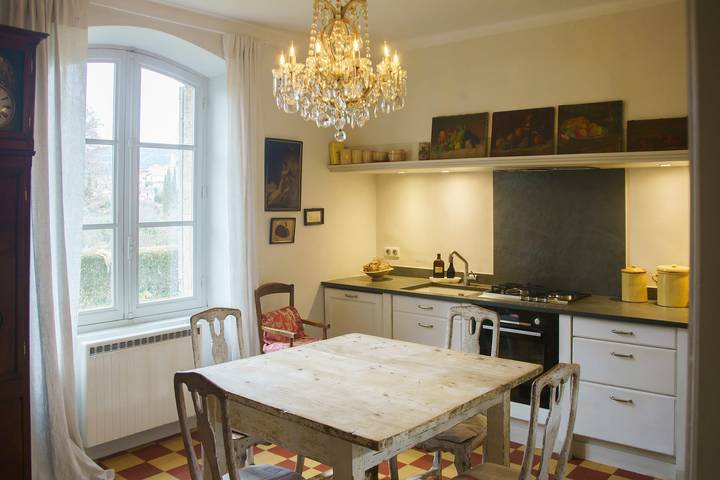 Location de vacances pour 8 personnes, avec jardin et terrasse à Lourmarin - 3