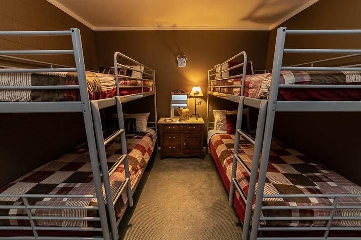 Location de vacances pour 8 personnes, avec terrasse à Solitude