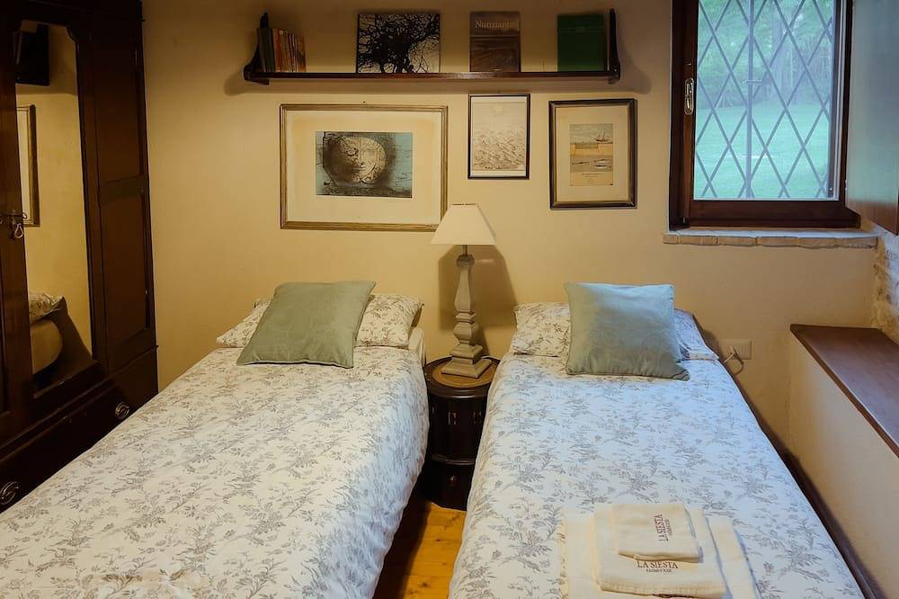 Amazing villa with swimming pool into the nature with view over the Adriatic sea in Treia (Italien), Macerata Provinz