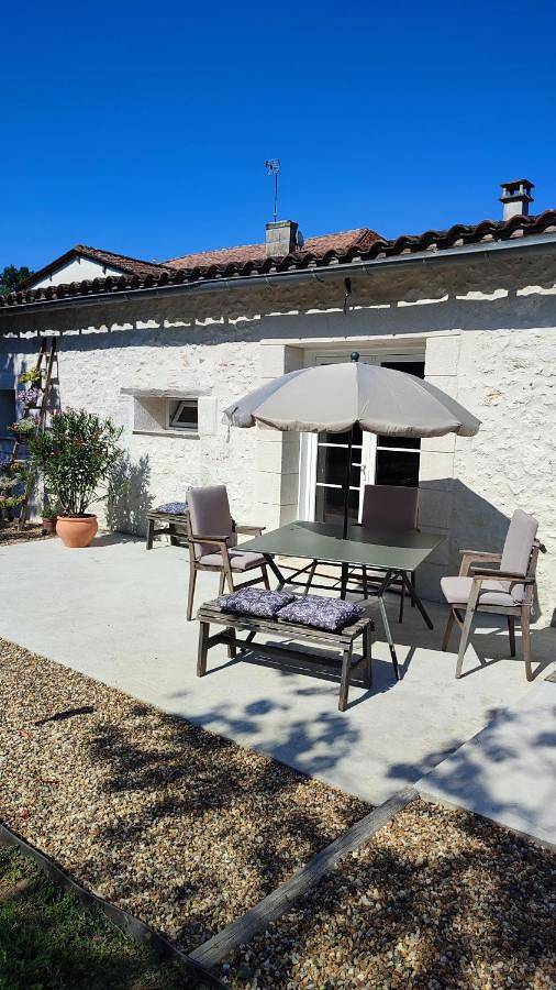 Location de vacances pour 5 personnes, avec Terrasse et Jardin ainsi que Piscine et Vue à Saint-Philippe-du-Seignal