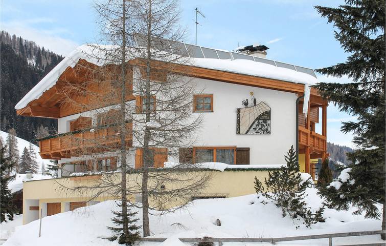 Ganze Ferienwohnung, Wohnung mit Bergblick, Garage und Terrasse in Stubaier Alpen, Obernberg am Brenner