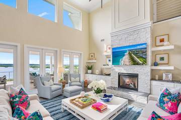 Vacation Rental for 10 Guests in Cedar Landing, Crescent Beach, Picture 3