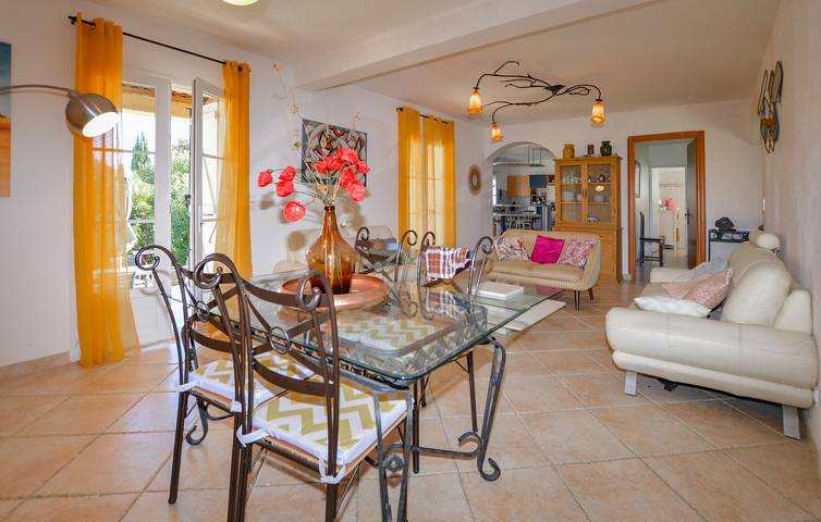 Charmantes Apartment mit Pool und Terrasse, 2,5 km von Borgo entfernt in Borgo, Bastia und Umgebung