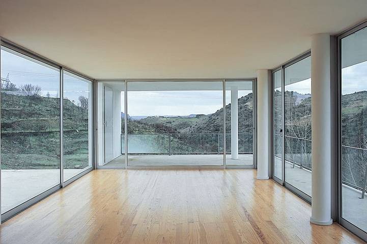Gîte pour 6 personnes, avec balcon et piscine dans Mogadouro