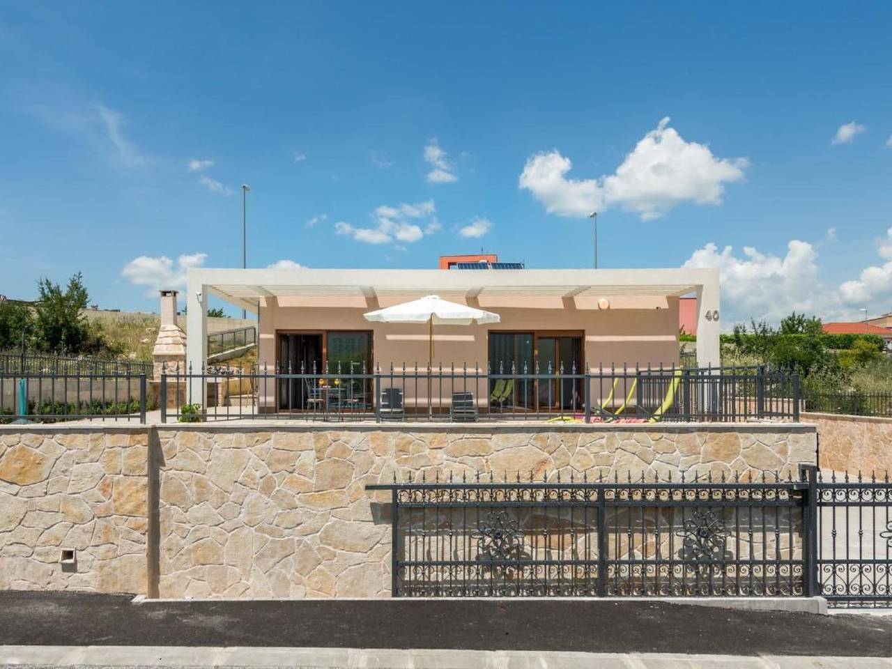 Villa Longfield mit privaten Pool und Sauna in Dugopolje, Dalmatinisches Zagora