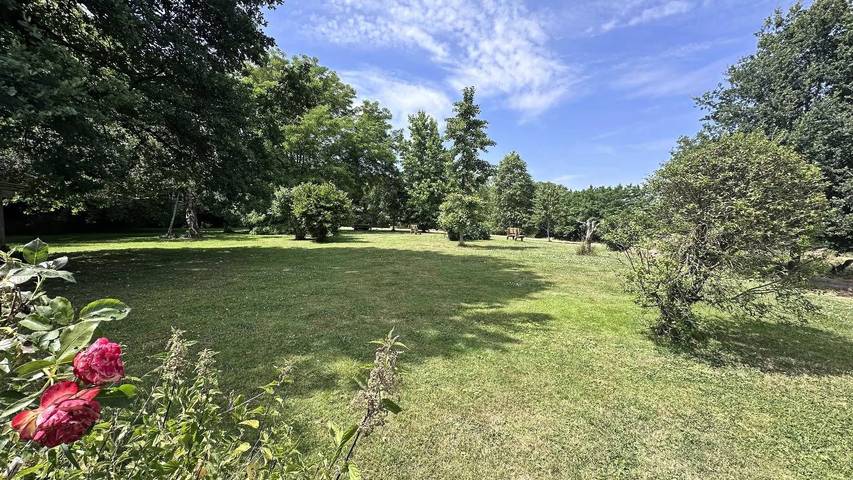 Gîte pour 9 personnes, avec jardin dans Saint-Cyr - 4