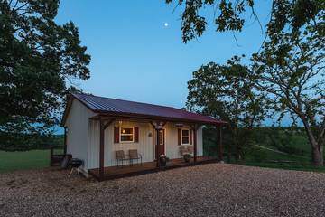 Log Cabin for 4 Guests in Ozark Mountains, Missouri, Picture 3