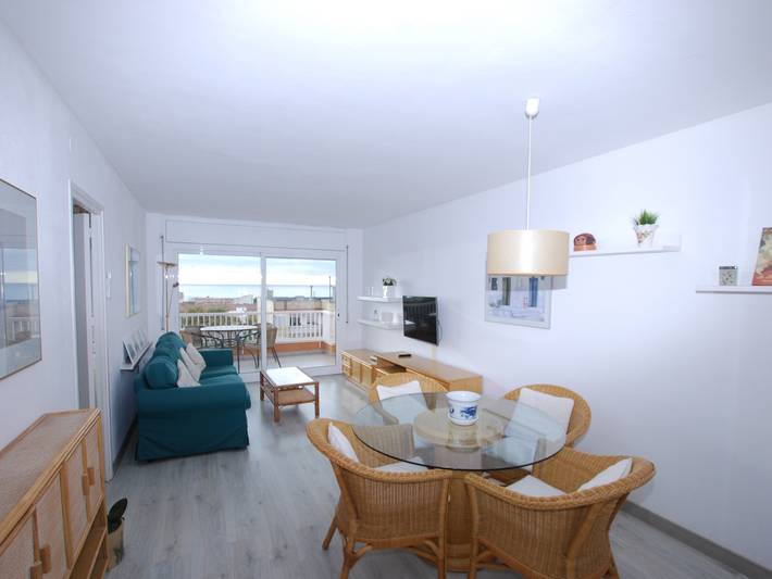 Appartement entier, Belle retraite côtière à Vilassar avec terrasse et piscine commune in Vilassar de Mar, Costa del Maresme