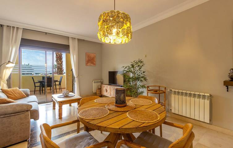 Apartamento vacacional entero, Acogedor apartamento con parking, aire acondicionado, piscina y barbacoa - ¡Cerca de la playa! in Roda Golf, San Javier