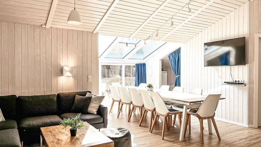 Ferienhaus für 12 Personen, mit Garten und Whirlpool sowie Sauna in Priwall