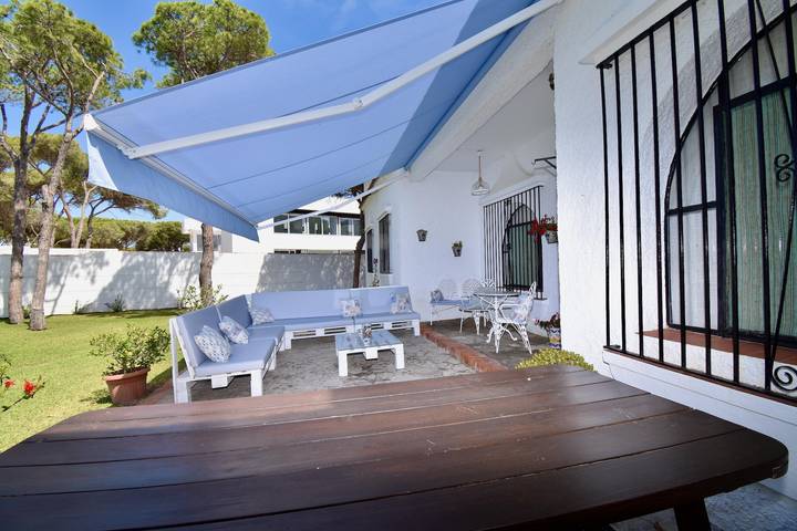 Chalet para 10 personas, con terraza además de piscina y jardín, Familias con niños en Bahía de Cádiz - 4