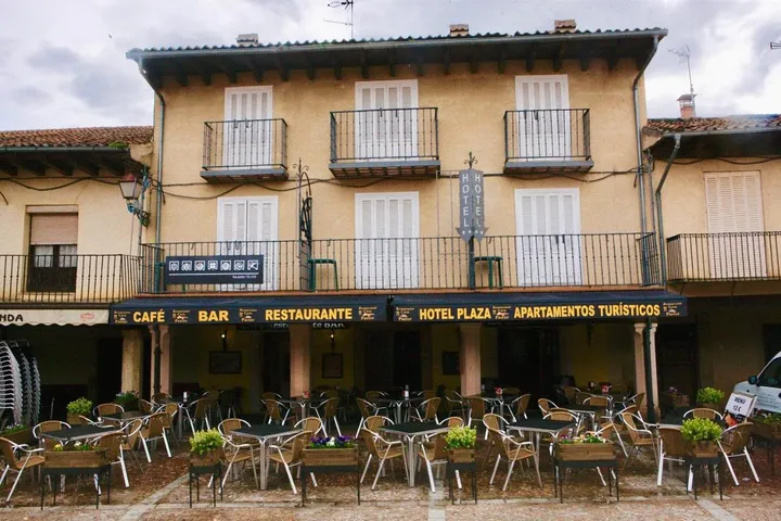 Hotel para 3 personas - 1