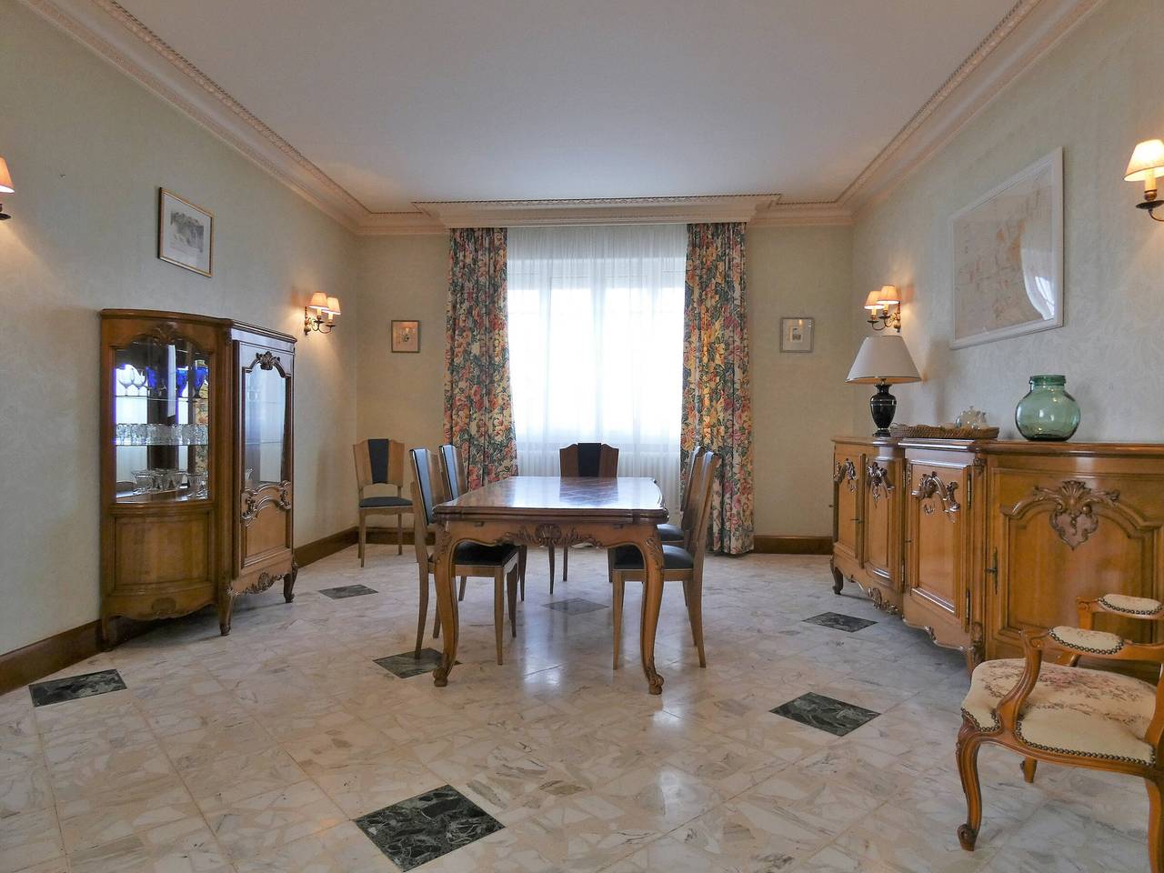 Charming Rural Retreat: Modern Comfort in Historic Challet in Challet, Chartres region