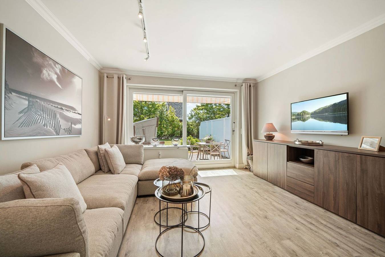 Ganze Wohnung, Wunderschöne, neu renovierte 3-Zimmer Wohnung im Herzen von Wenningstedt in Wenningstedt, Sylt