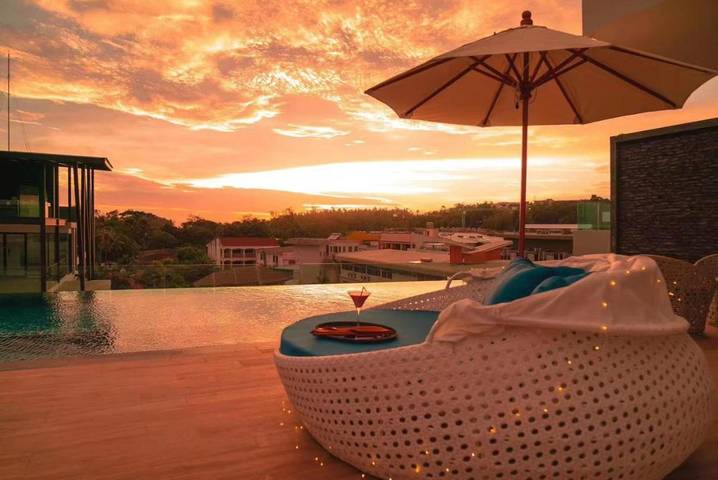 Appart’hôtel pour 2 personnes, avec balcon ainsi que piscine et vue
