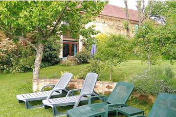 Location de vacances pour 6 personnes, avec piscine et jardin à Frayssinet-le-Gélat