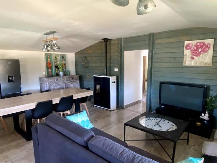 Gîte pour 6 personnes, avec jardin et terrasse à Milhac - 4