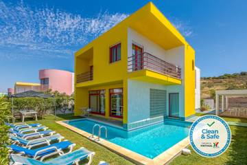 Ferienhaus für 12 Personen, mit Terrasse und Ausblick sowie Garten, mit Haustier an der Algarve