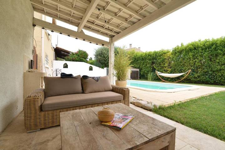 Gîte pour 2 personnes, avec vue ainsi que jardin et piscine à Saint-Victor-la-Coste - 2