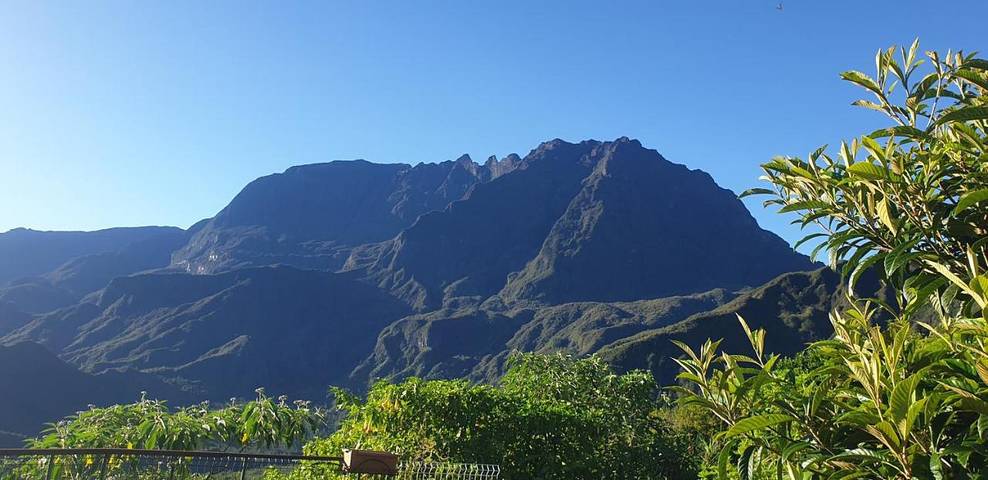 Gîte pour 2 personnes, avec terrasse et jardin ainsi que vue et sauna dans Grand-Îlet - 2