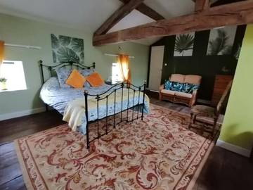 Chambre d’hôte pour 2 personnes, avec terrasse ainsi que vue et jardin à Champagne-Mouton