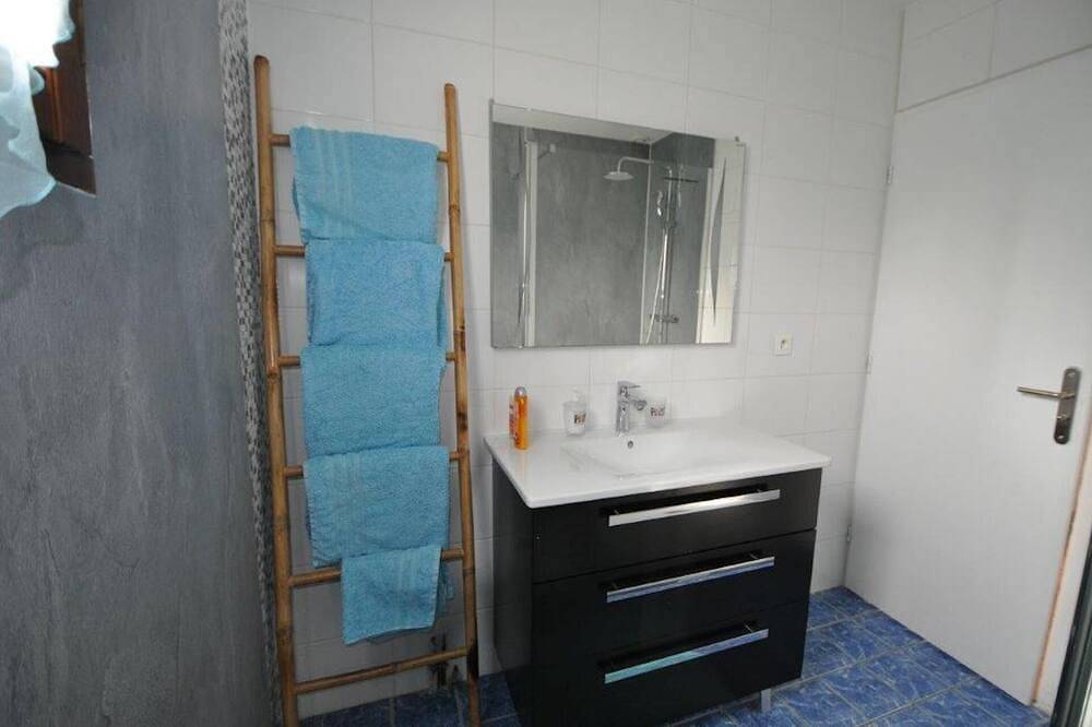 Appartement avec jardin pour 4 personnes, Proche de Disney. in Montévrain, Seine-et-Marne