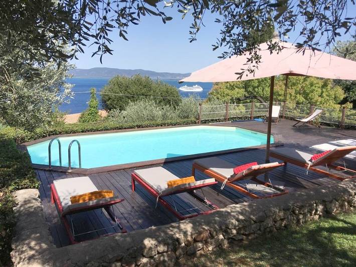 Ferienhaus für 8 Personen, mit Terrasse und Garten sowie Pool und Ausblick in Porto Santo Stefano