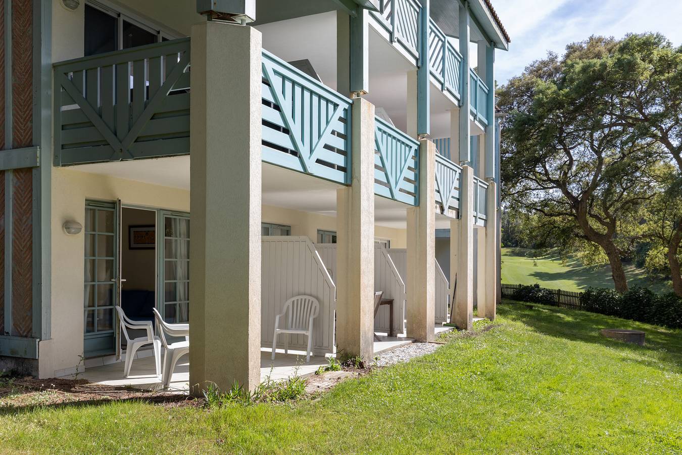 Appartement entier, Appartement en rez de jardin, avec piscine, terrasse privée et jardin. in Moliets-et-Maa, Côte d’Argent