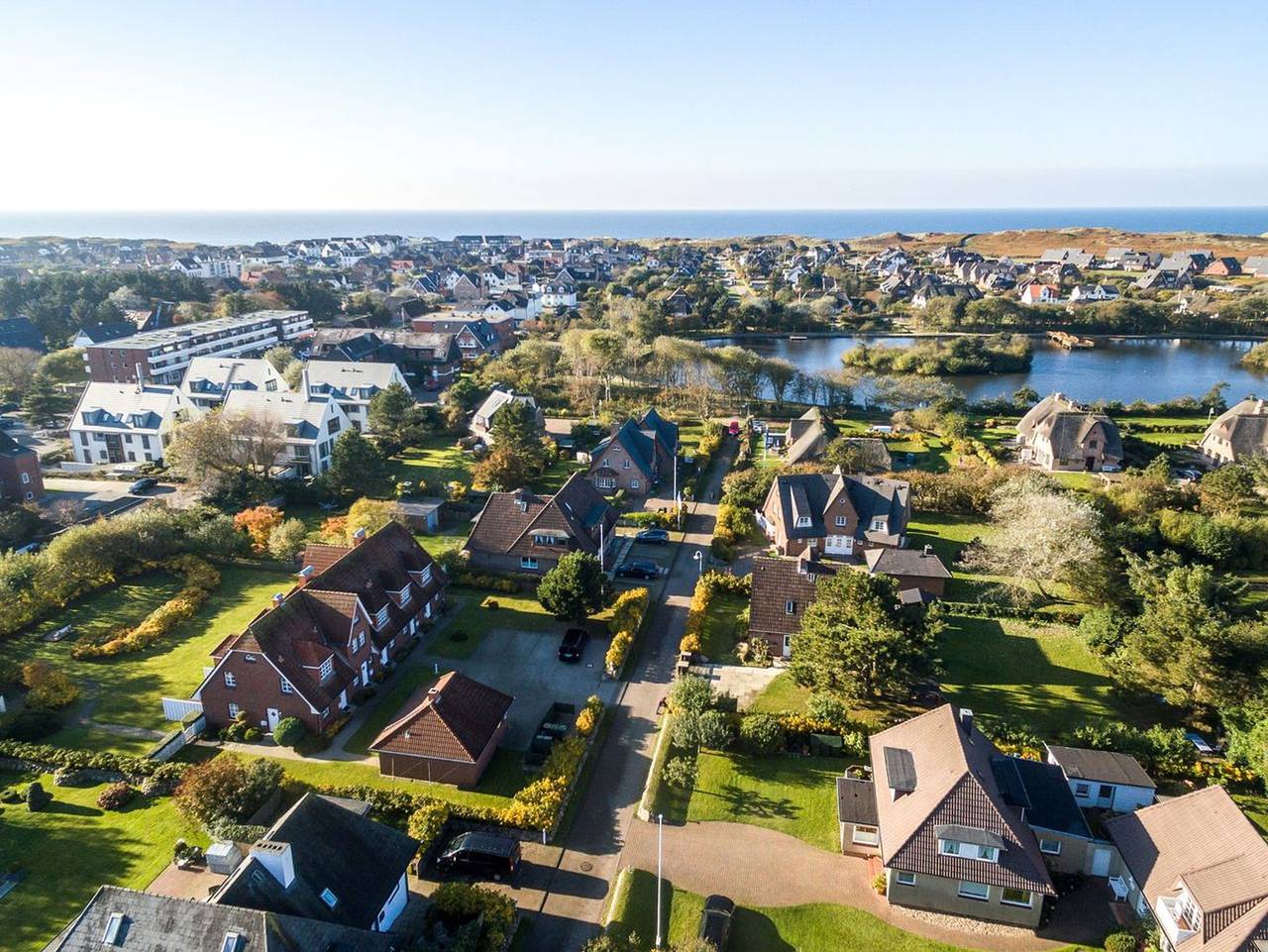 Ganze Ferienwohnung, Landhaus Wiesenweg - Unmittelbar am Dorfteich gelegenes 2 1/2-Raum Appartement in Wenningstedt, Sylt
