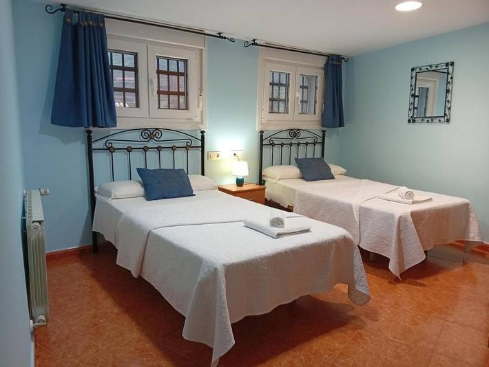 Casa rural para 8 personas, con Terraza y Jacuzzi además de Jardín y Piscina en Extremadura - 2