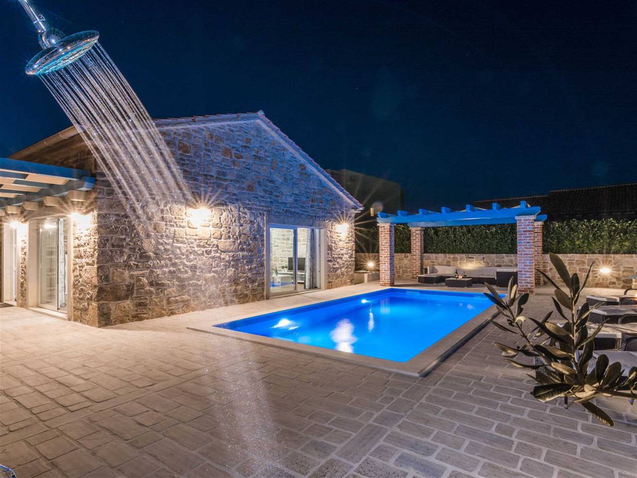 Stone Villa Gelosia Rustica with heated pool in Sukosan, Zadar