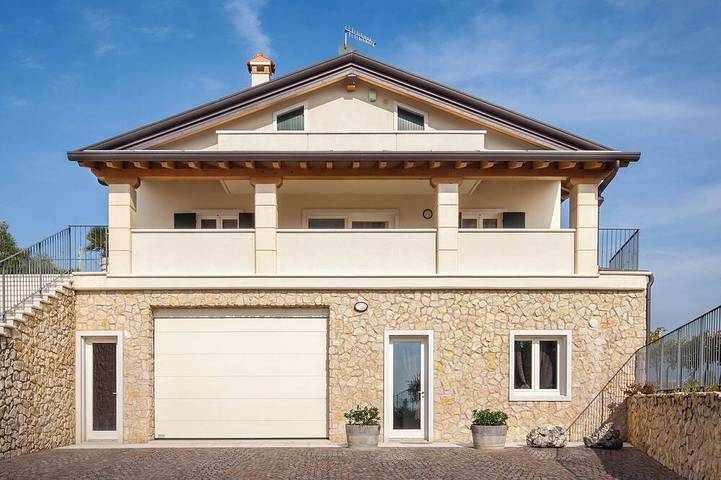 Villa für 7 Personen, mit Garten - 1