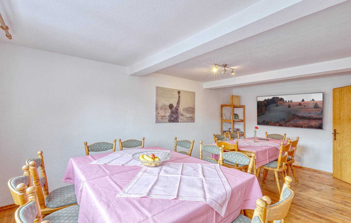 Ganze Ferienwohnung, Gemütliches Appartement mit Terrasse in Oberweißenbrunn, Nähe Skilift in Bischofsheim an der Rhön, Rhön-Bayern