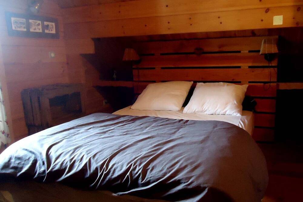 Chalet on the edge of a forest - Garden & terraces - Near Super-Besse in Picherande, Volcans d'Auvergne Regional Nature Park