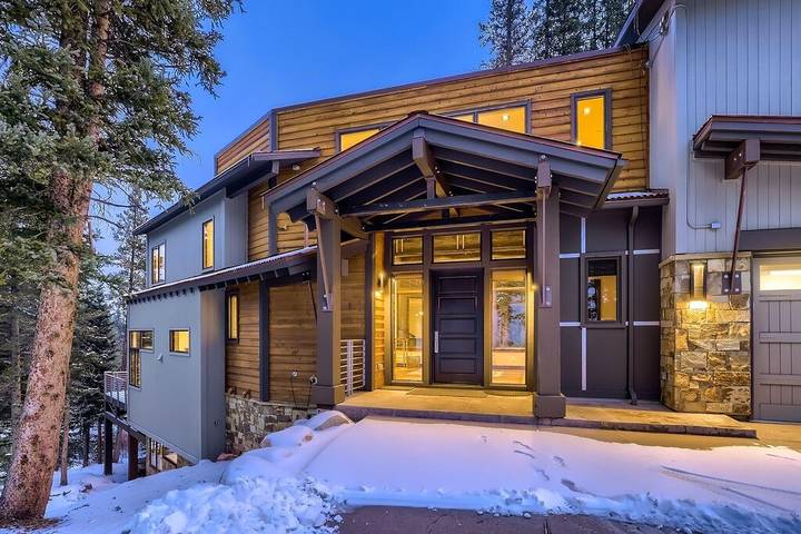 Vacation rental for 14 people, with hot tub and balcony in Copper Mountain